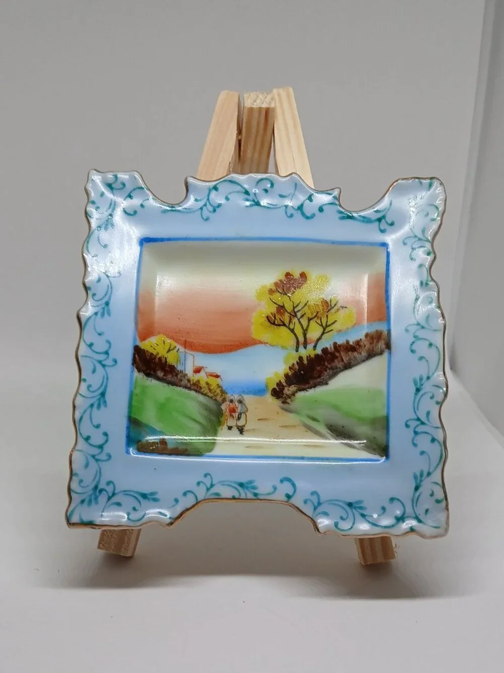VINTAGE MID CENTURY ANTIQUE MADE IN JAPAN LANDSCAPE WALL PLATE PORCELAIN PLAQUE